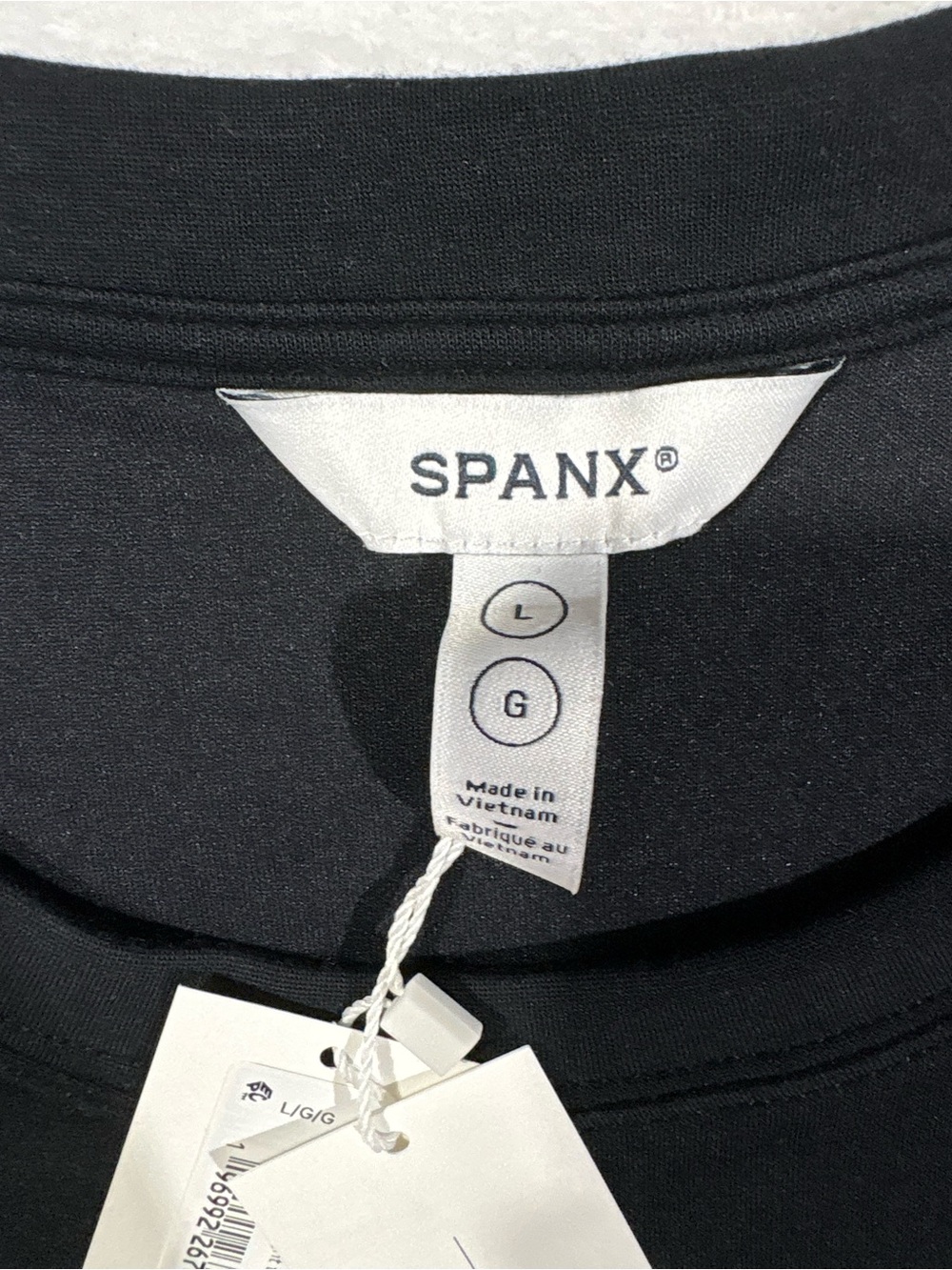 SPANX Air Essentials Light Tee in Very Black NWT - Picture 4 of 4